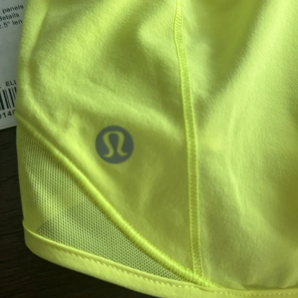 Lululemon🍋 | Hotty Hot Low-Rise Shorts 2.5
Highlight Yellow - Picture 3 of 4
